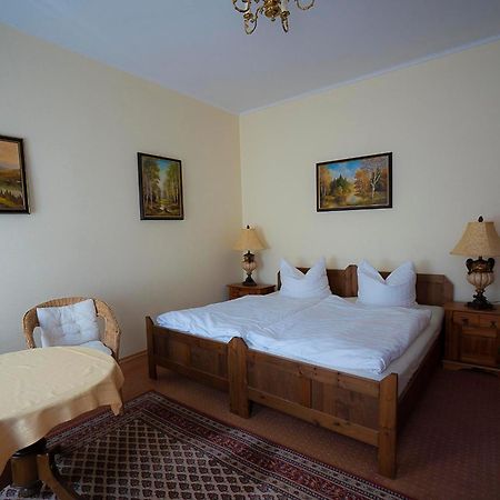 Pension Am Dom Шверин Номер фото
